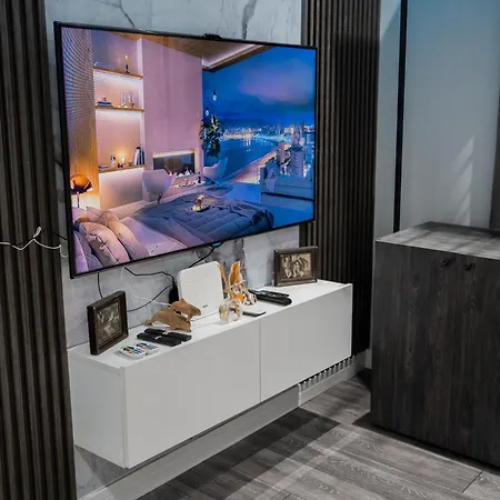 Luxury Near Center Holiday home *