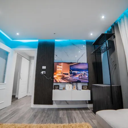 Luxury Near Center Nyaraló Tirana