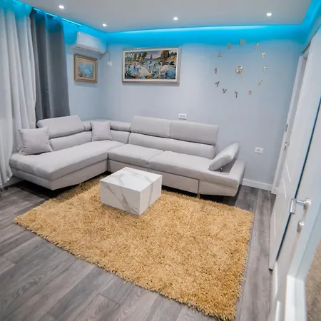 Luxury Near Center Nyaraló Tirana